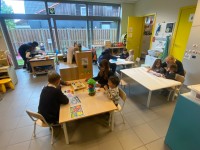 Lezen en spelletjes spelen met het zesde leerjaar