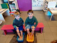 thema axenroos: zoals de poes genieten van een zalig voetbadje