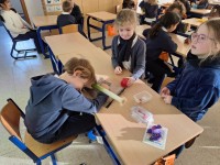 Toneelspelen met groenten en fruit